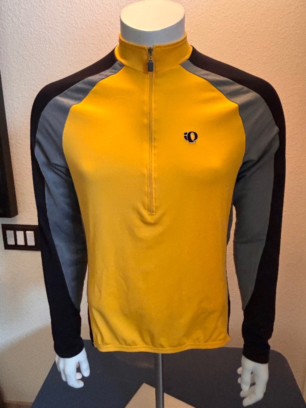 Nice mens large Pearl Izumi long sleeve cycling shirt/jacket